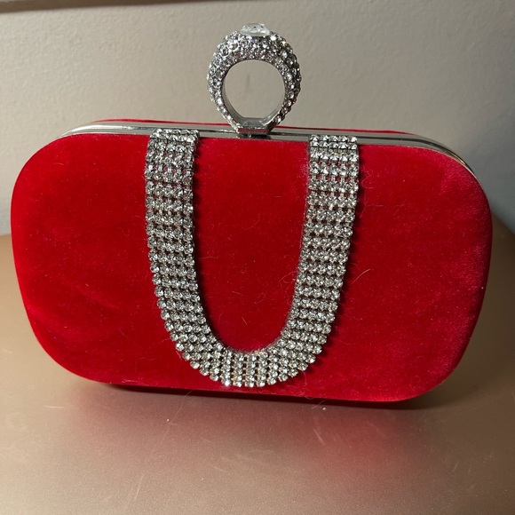 Clutch - Picture 4 of 4